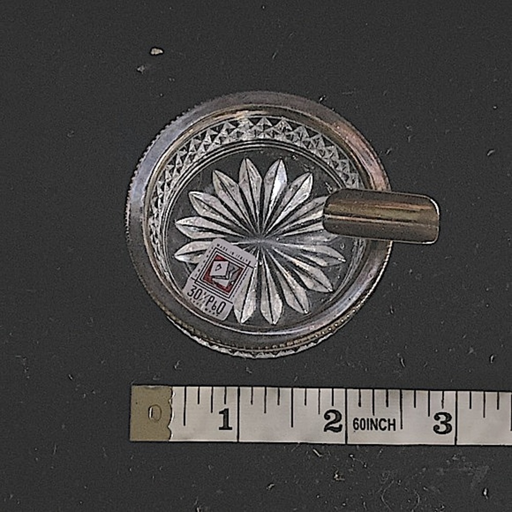 Antique French style crystal ashtray set (3) with hand (cigarette holder) & trim - Picture 7 of 15